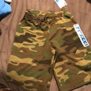Circo camouflage boy shorts size M 8-10